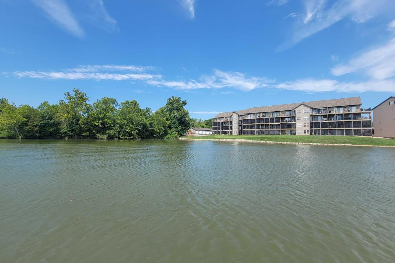 Step-Free Camdenton Condo With Boat Ramp, Dock, Slip Ngoại thất bức ảnh